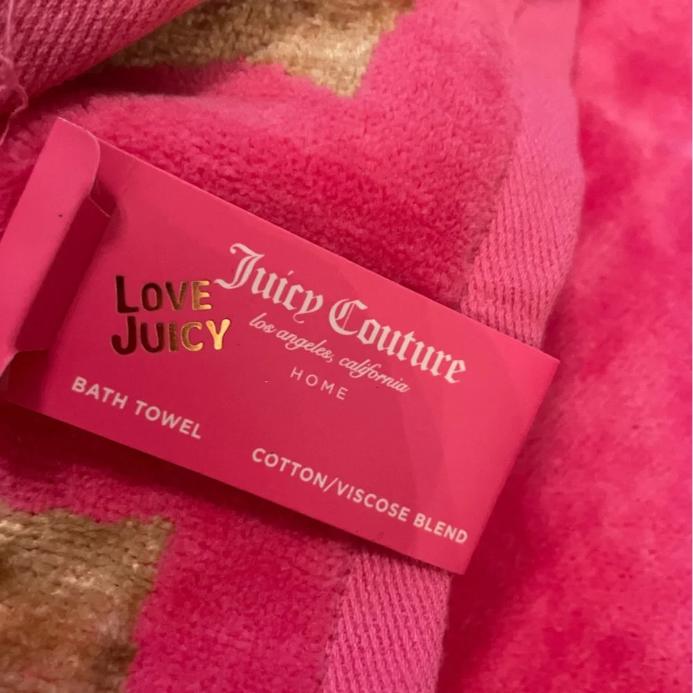 Juicy pink/gold bath towels